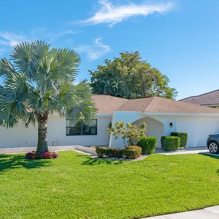Perfect Location 5 Min Walk To Beach Access